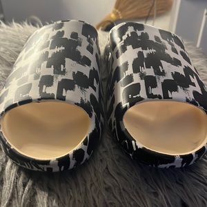Yezzy slide dupes cloud slippers